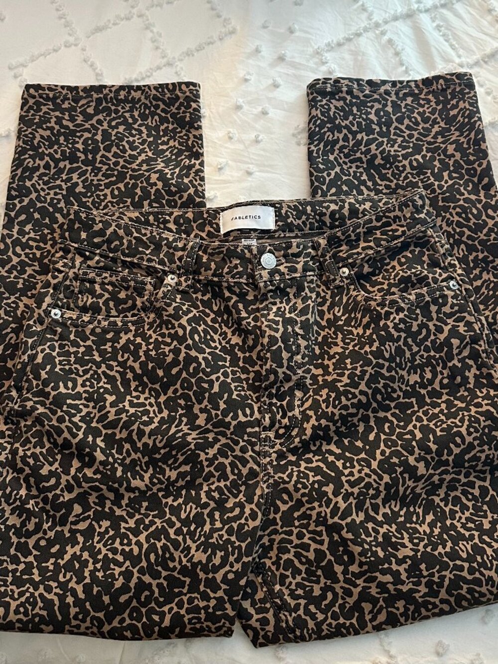 🐆 Fabletics High Rise Straight Leopard Print Jeans Size 31S